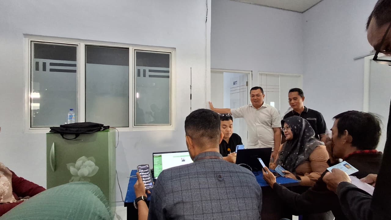 Instal aplikasi IKD dari Dinas Dukcapil