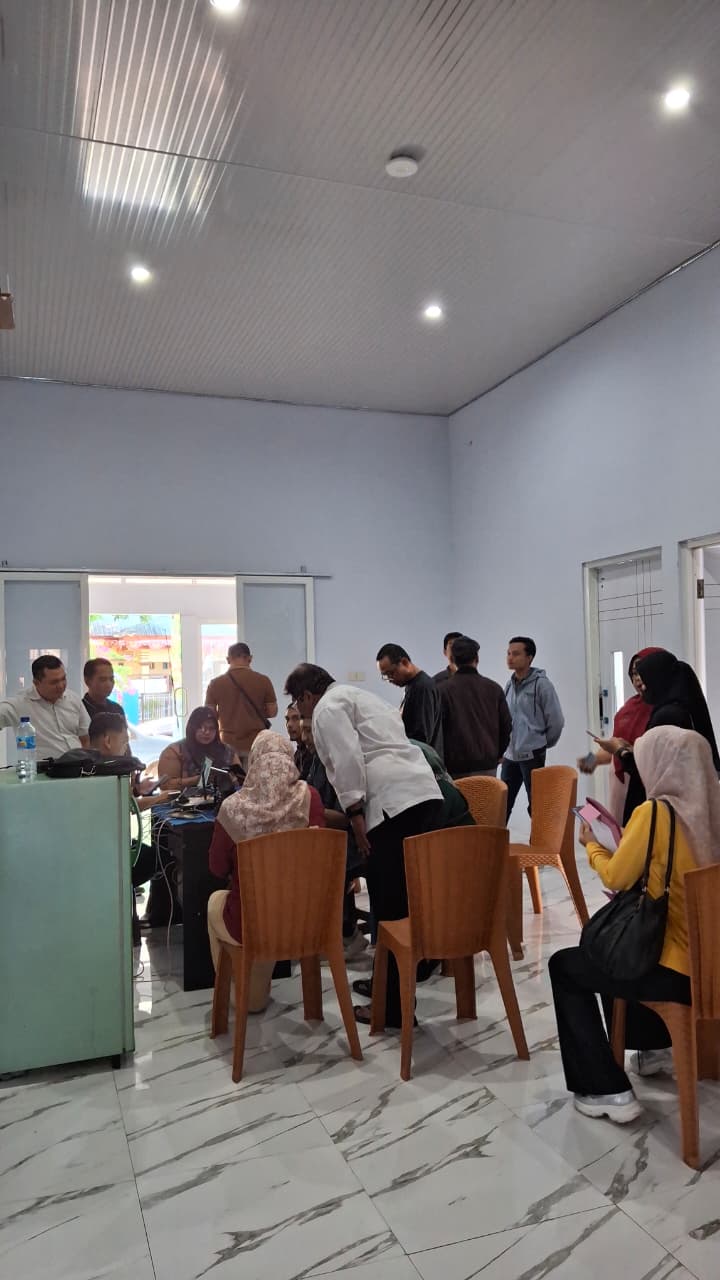 Instal aplikasi IKD dari Dinas Dukcapil